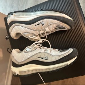Women’s Nike air max
